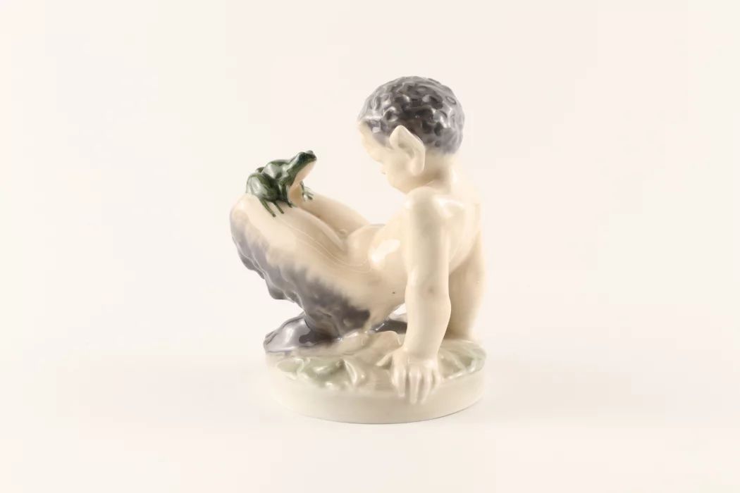 Figurine "Faun avec une grenouille".Royal Copenhagen