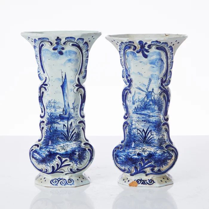 Pair of vases. 19th century