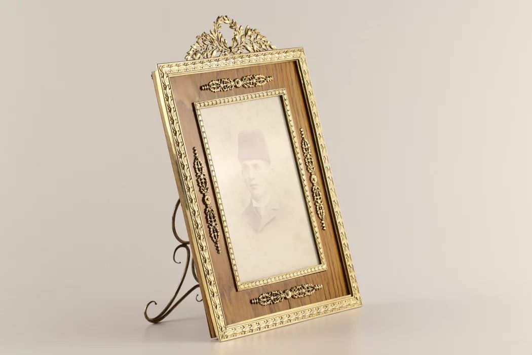 Cadre photo dore dans le style de Carl Faberge