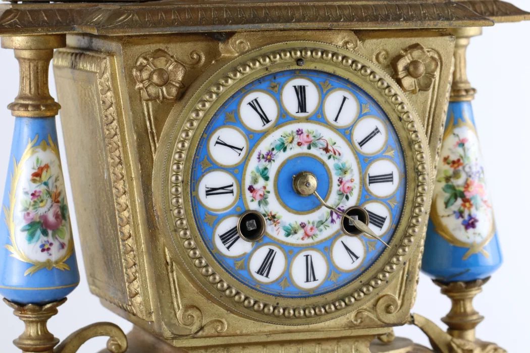 Каминные часы в стиле Людовика XIV.