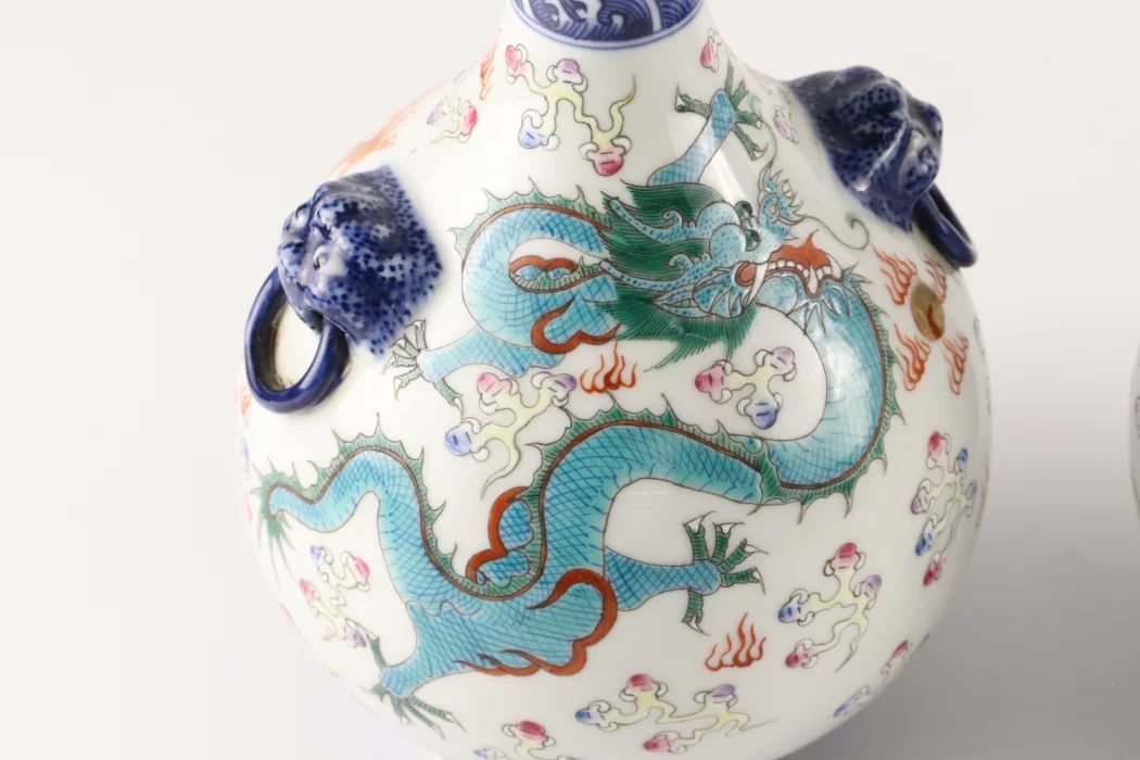 Divas ķīniešu porcelāna vāzes