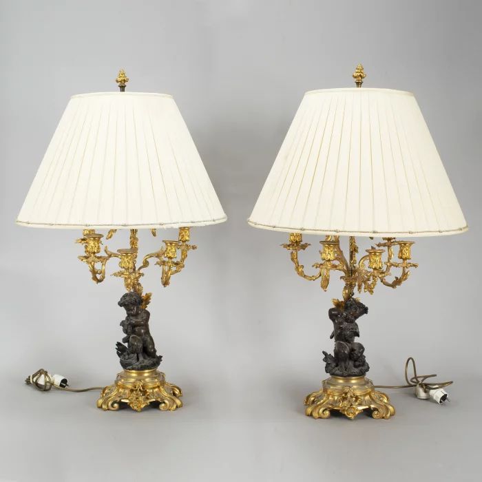 Paire de candelabres rococo en bronze