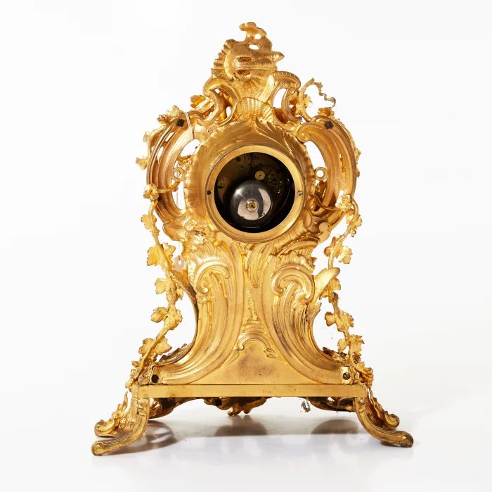 Kamīna pulkstenis Ludviķa XV stilā