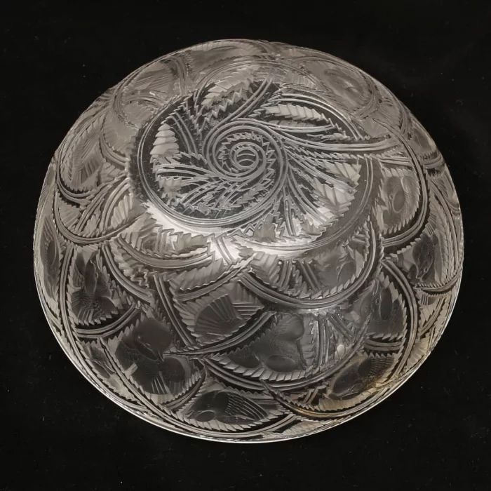 Lalique Crystal Bowl " Pinsons”