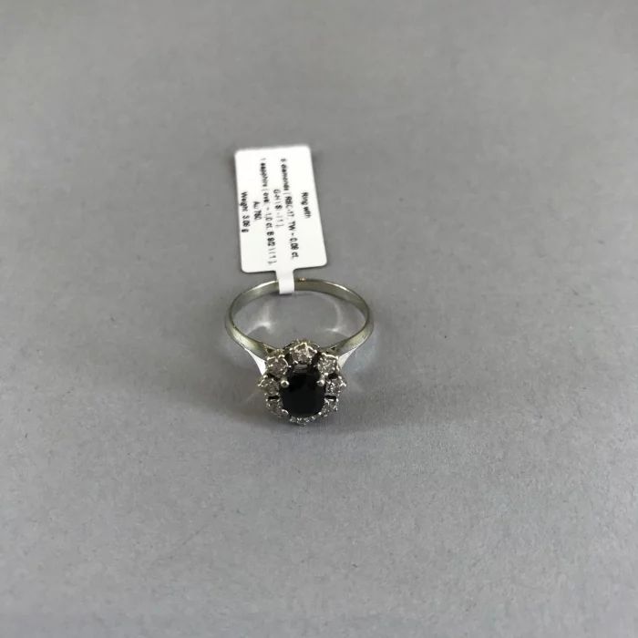 Кольцо  с бриллиантами с сапфиром