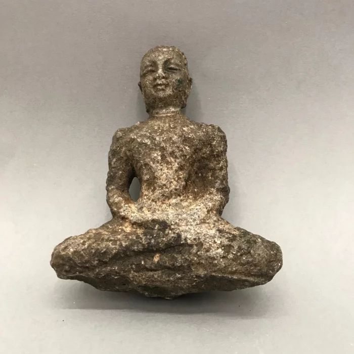 Budas akmens skulptūra