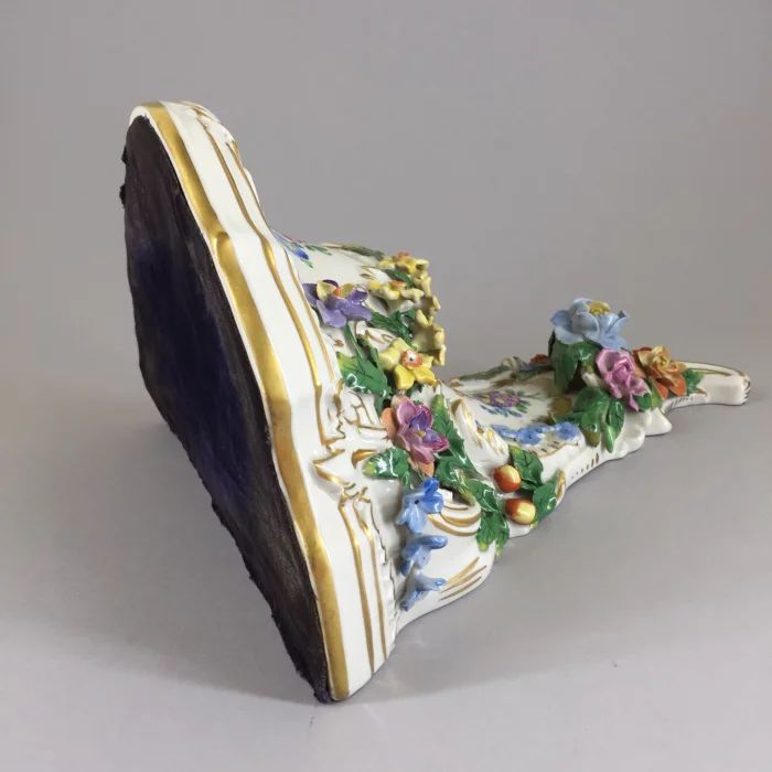 Porcelain console. Dresden. 