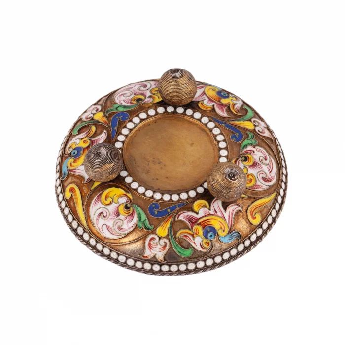 Russian silver saucer on the legs. Fedor Ryukert 19th century.