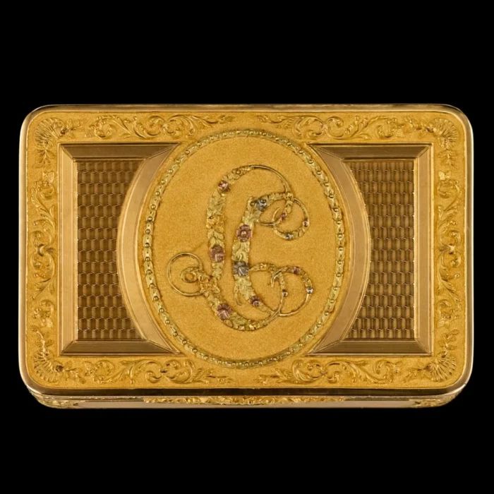Ancienne boîte à bijoux autrichienne du 19ème siècle en or pur 18 cara