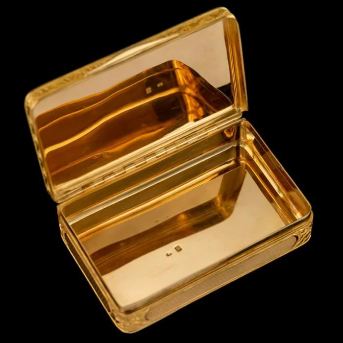 Ancienne boîte à bijoux autrichienne du 19ème siècle en or pur 18 cara