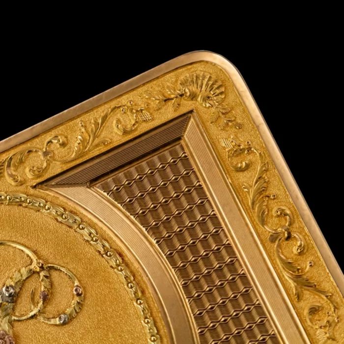 Ancienne boîte à bijoux autrichienne du 19ème siècle en or pur 18 cara
