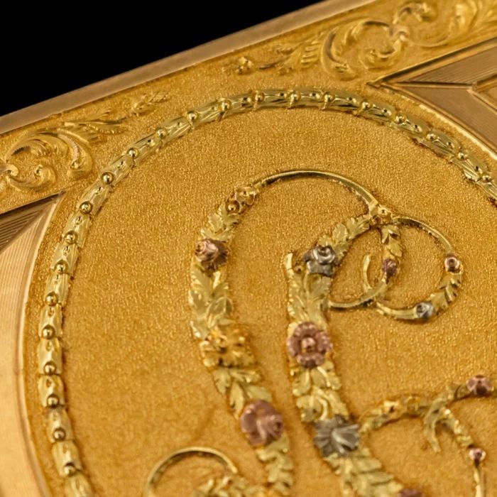 Ancienne boîte à bijoux autrichienne du 19ème siècle en or pur 18 cara