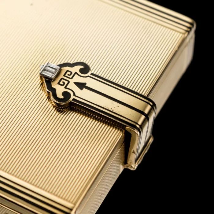 Золотая коробочка Tiffany Art Deco