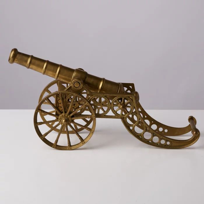 Tabletop gun. Model of weapons from the 17th century.