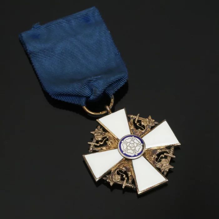 Insigne de lordre de la Rose Blanche, croix de Chevalier. Finlande, estampillee en 1924