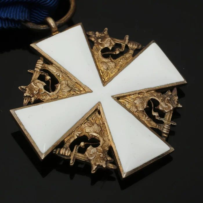 Insigne de lordre de la Rose Blanche, croix de Chevalier. Finlande, estampillee en 1924