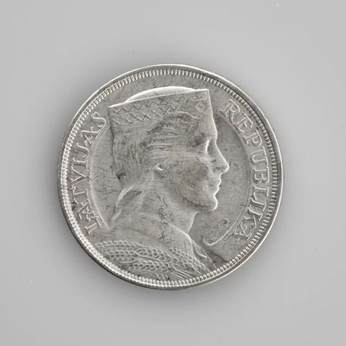 Silver coin 5 lats. 1932.