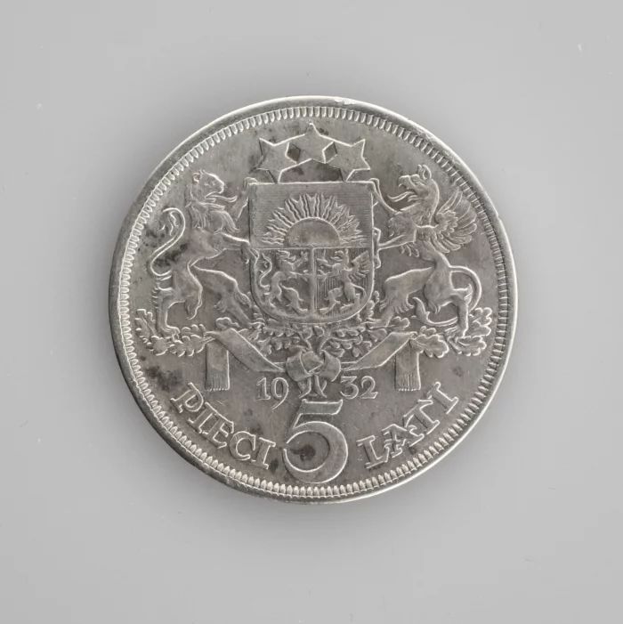 Silver coin 5 lats. 1932.