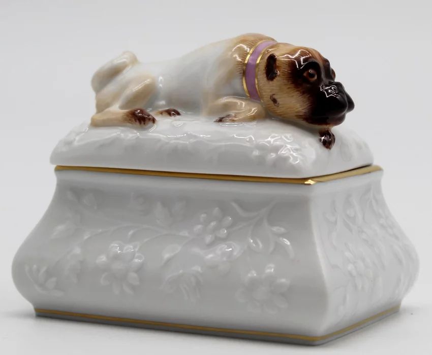 Casket Pug model 1742.