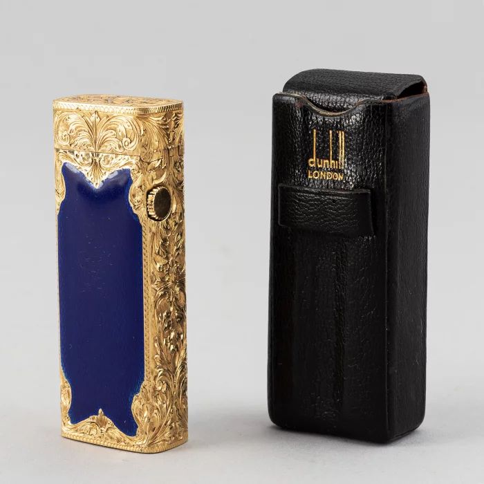 Briquet Dunhill. Or 18 carats.