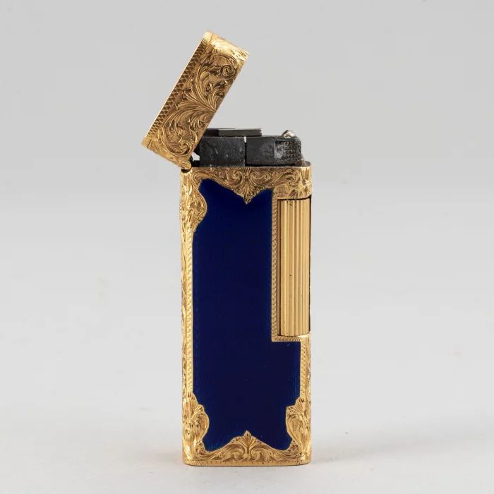 Lighter Dunhill. 18K gold.