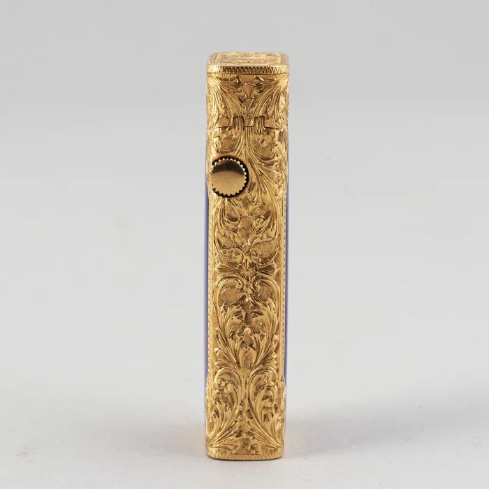 Lighter Dunhill. 18K gold.