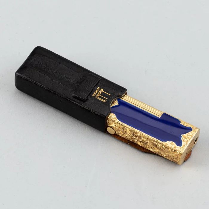 Lighter Dunhill. 18K gold.