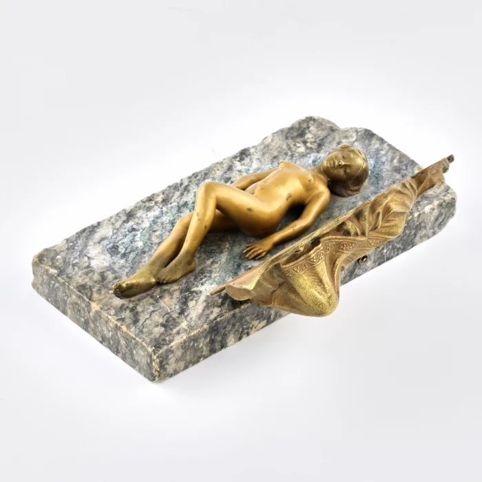 Miniature erotique en bronze. 