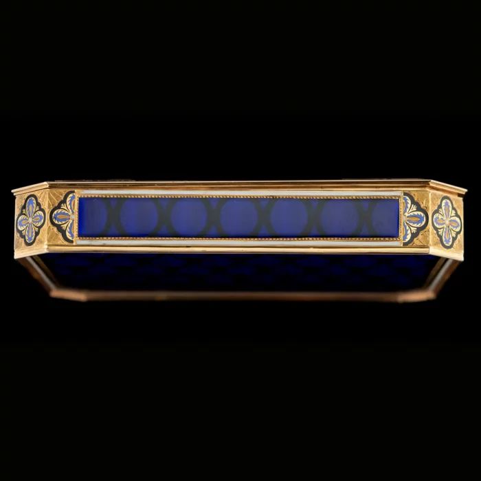 Remond, Lamy & Cie. Gold snuffbox with enamel of the early 19th century. 