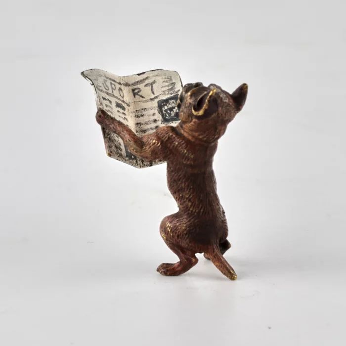Vīnes bronzas miniatūra Suns ar avīzi. 