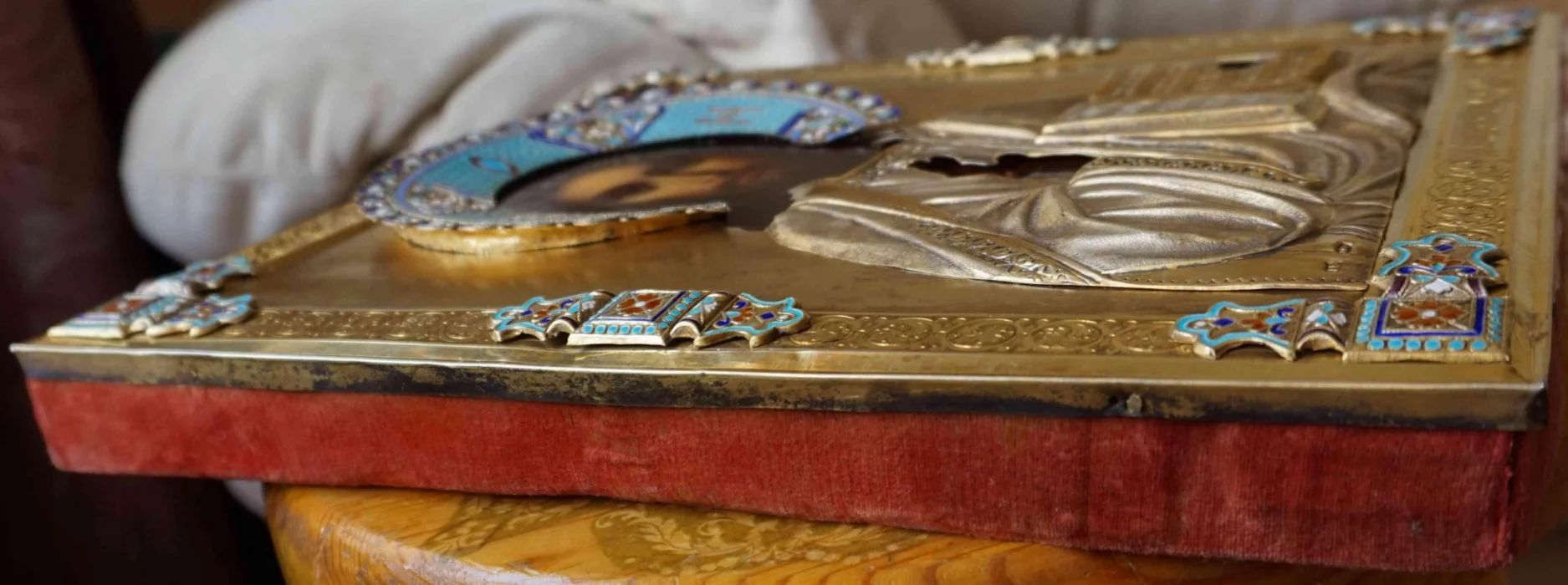 The ancient image of the "Lord Almighty" in a silver setting and an original icon case. Moscow, late 19th century. 