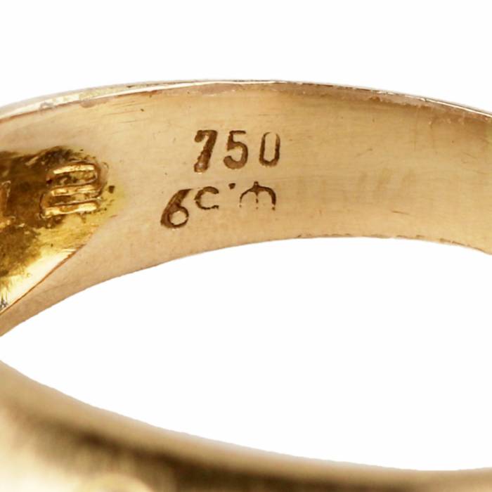 Gold ring with diamonds. 