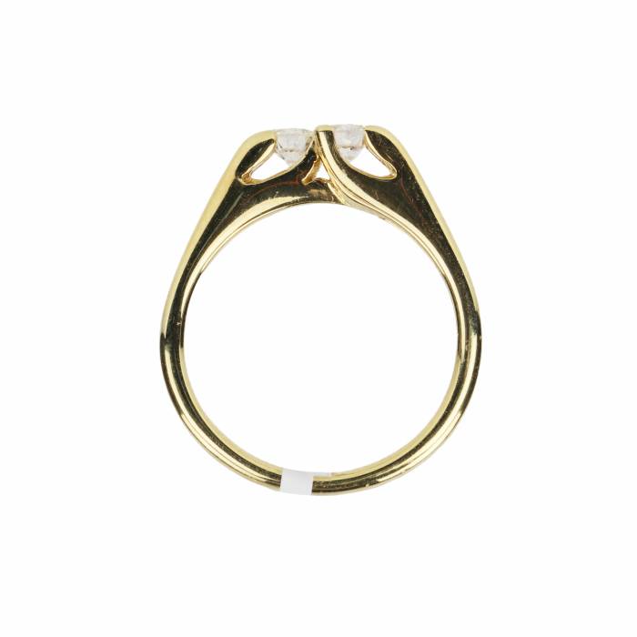 Золотое кольцо - поцелуйчик, с двумя бриллиантами.