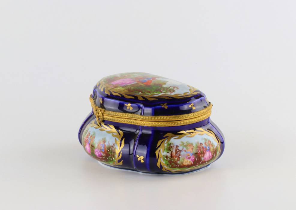 Porcelain Bonbonniere.
