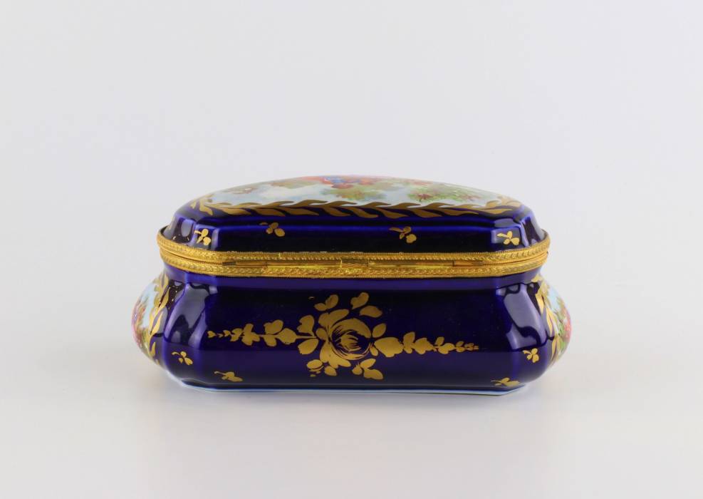 Porcelain Bonbonniere.