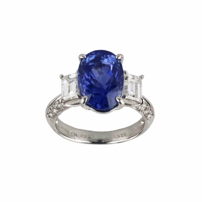 Unique, women`s ring in platinum with natural sapphire 7.31k and diamonds. 