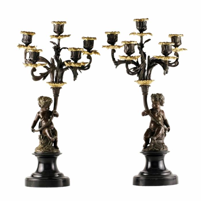 Pair of bronze candlesticks. 19th century. 