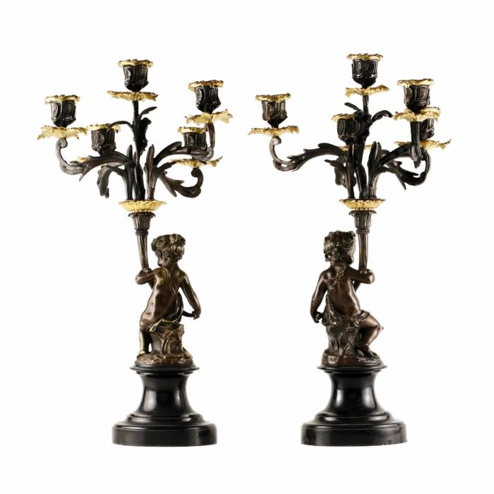 Pair of bronze candlesticks. 19th century. 