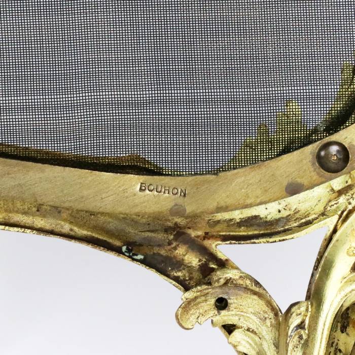  Bouhon. Каминный экран золоченой бронзы с металлической защитной сеткой, в стиле Людовика XV. 