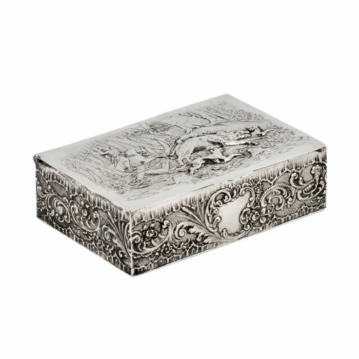 Silver cigar box with a boar-baiting scene. The turn of the 19th-20th centuries. 