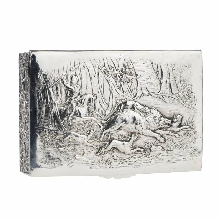 Silver cigar box with a boar-baiting scene. The turn of the 19th-20th centuries. 