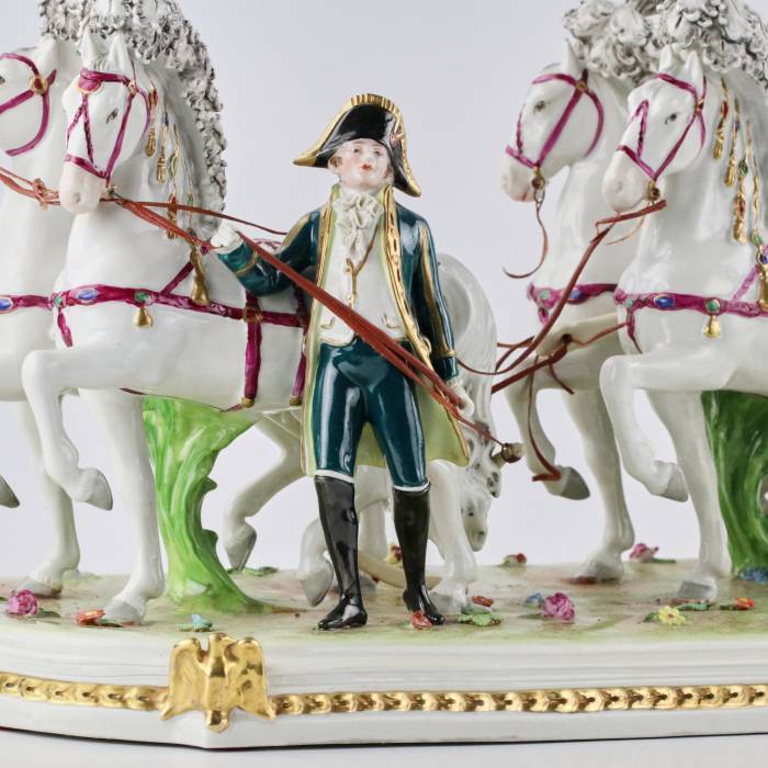 Саксонская, скульптурная, фарфоровая группа Свадебный экипаж Наполеона Бонапарта.