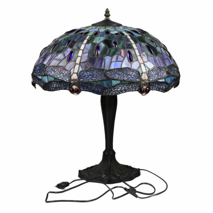 Lampe en vitrail de style Tiffany. 20ième siècle. 