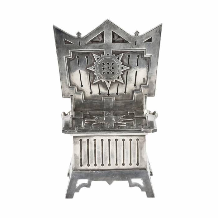 Массивная, серебряная солонка-трон, с клеймами Братьев Грачевых и Костромской пробирной палаты. 
