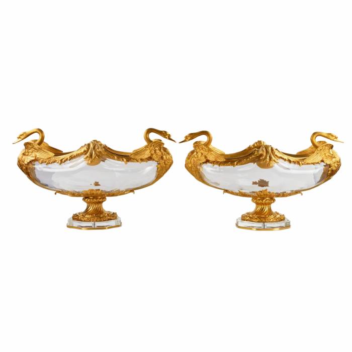 Pair of oval vases in cast glass and gilt bronze, with swan motif. 
