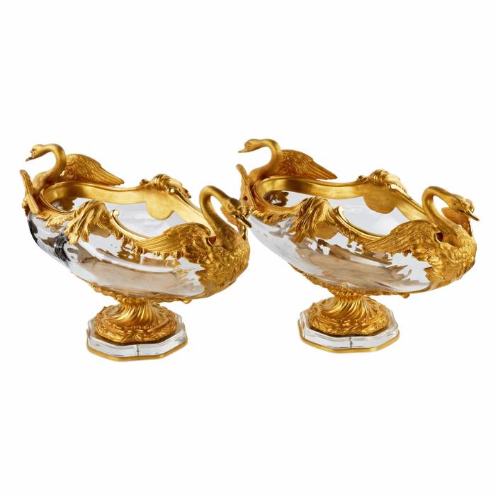 Pair of oval vases in cast glass and gilt bronze, with swan motif. 