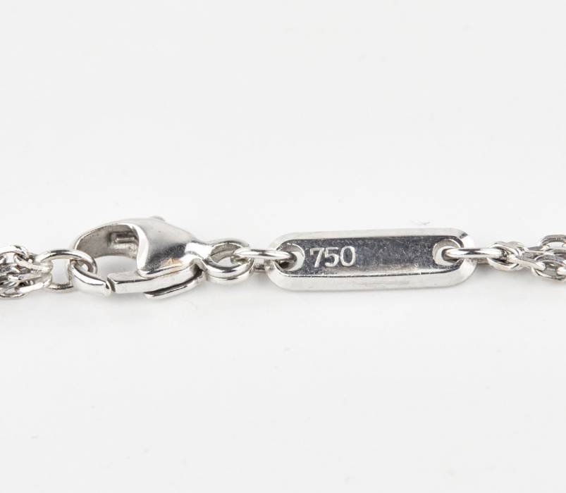 Chopard white gold pendant with diamonds. 