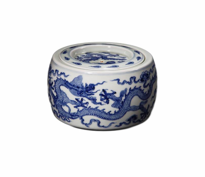 Porcelain cricket jar, Ming style. Chenghua Badge. Republic period 1912-1949.