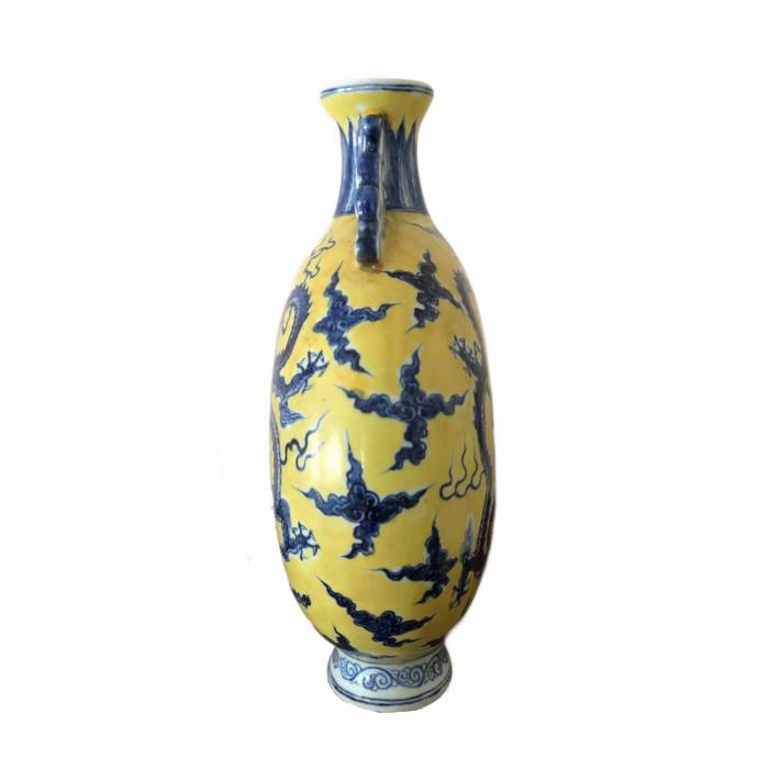 Vase en porcelaine. Wanli. Periode republicaine 1912-1949 
