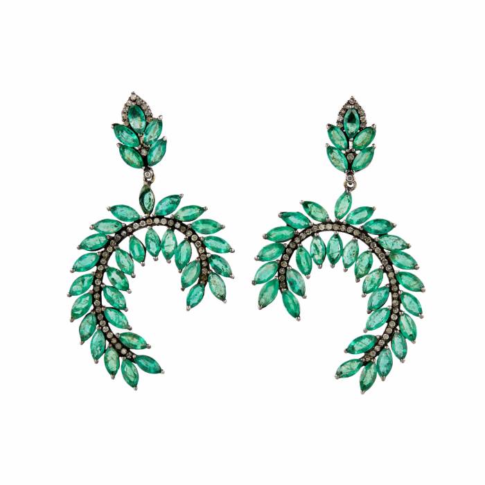 Silver earrings with emeralds and diamonds. 